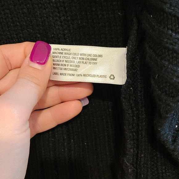 Sweater - Picture 4 of 4